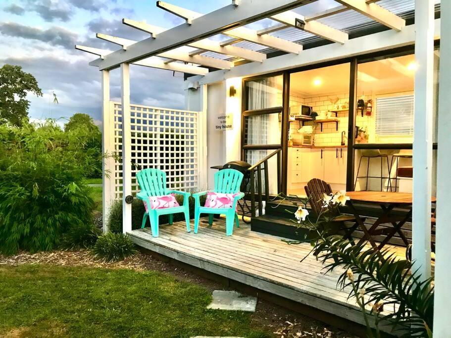 Rustling Oaks Nz Tropical Tiny House Villa Tamahere Dış mekan fotoğraf