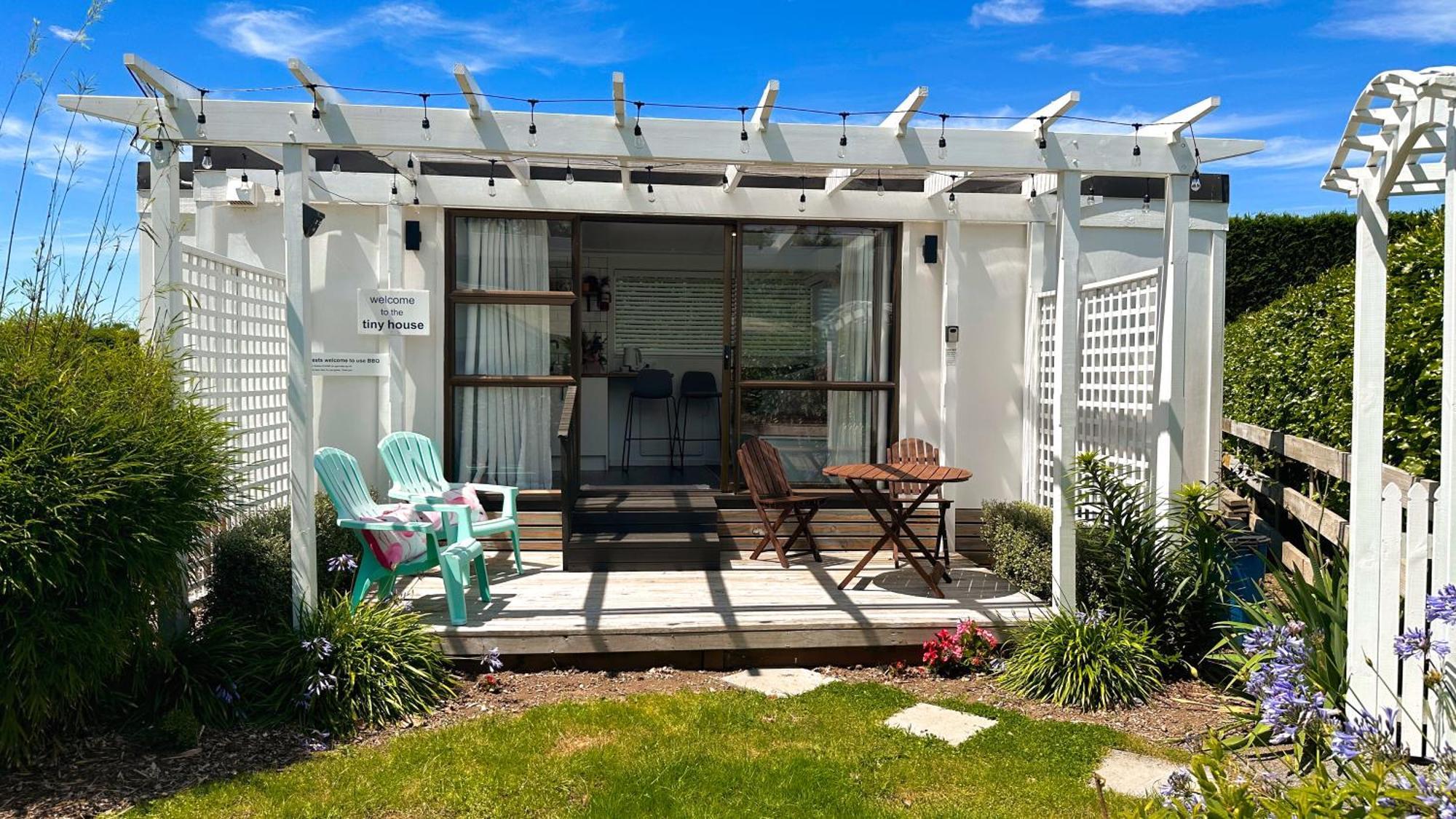 Rustling Oaks Nz Tropical Tiny House Villa Tamahere Dış mekan fotoğraf